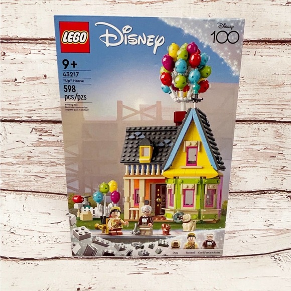 Lego Other - LEGO Disney Pixar UP House
Lego Set RETIRED
